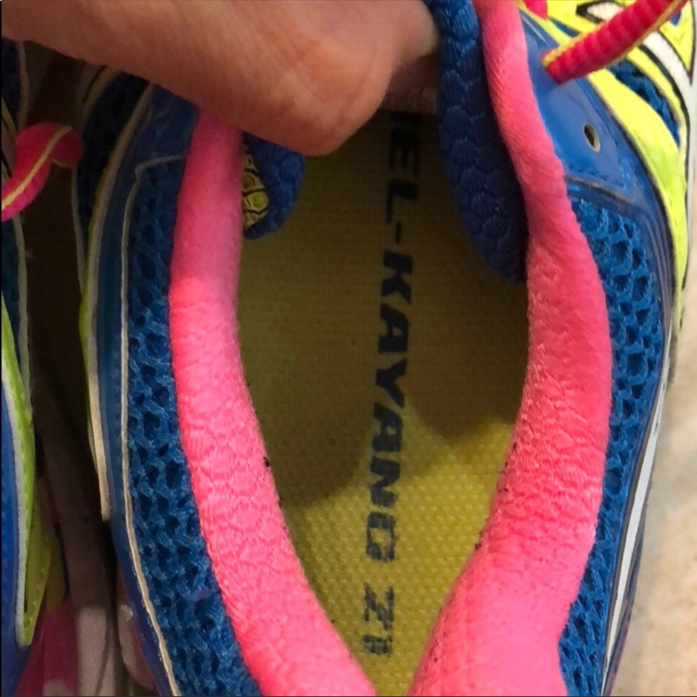 ASICS - Picture 3 of 5